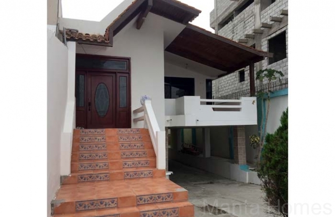 Home witn five bedrooms in UmiñaII for sale or for rent