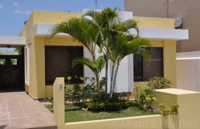 For rent house in Urbanization Manta Beach, Manta