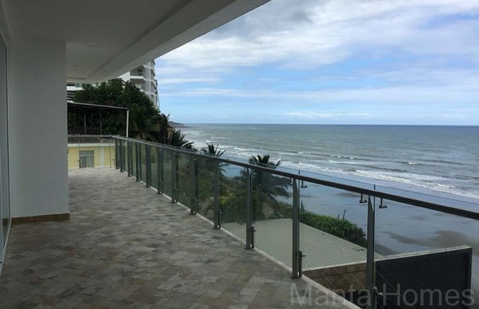 Роскошная квартира с видом на океан в здании Oceania
